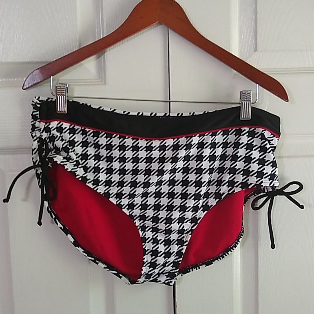 Chevron tie sides swim bottoms size XL